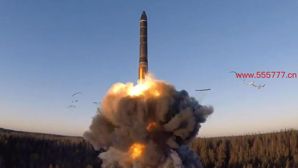 图为俄罗斯“萨尔玛特”陆基洲际弹谈导弹